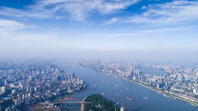 历史与现代交辉的湖北明珠